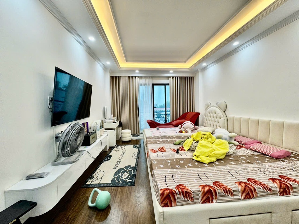 BÁN NHÀ KHU PHÂN LÔ CÁN BỘ TẠI  ĐƯỜNG HỒ TÙNG MẬU - Ô TÔ VÀO NHÀ - VÀI BƯỚC RA Ô TÔ TRÁNH- NỘI THẤT ĐẸP.